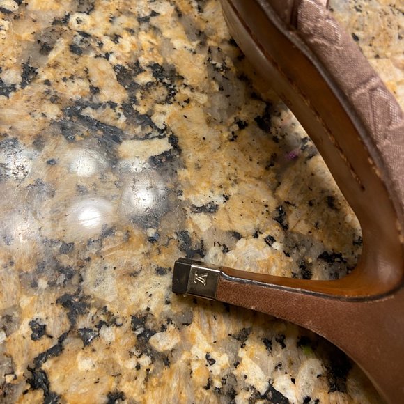 Louie Vuitton Heeled Sandals Size 38.5 - Picture 8 of 11